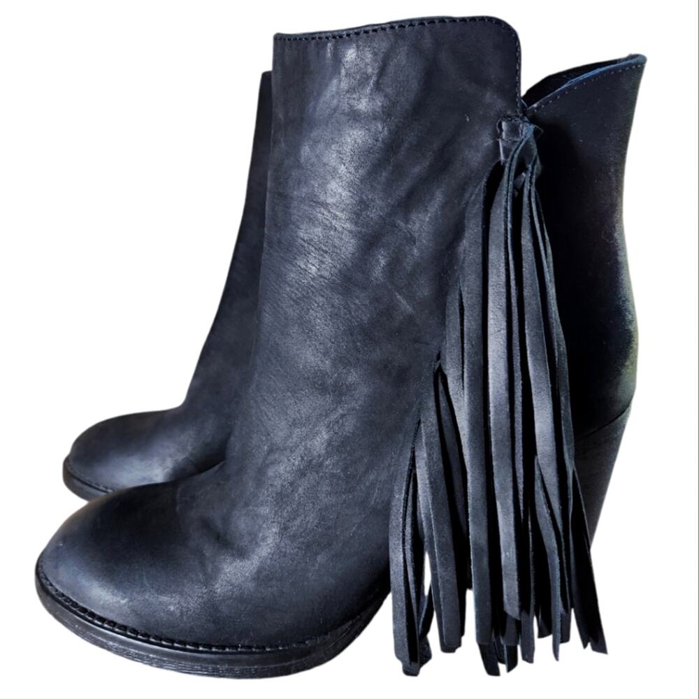 Steve Madden Woodstock Boots black fringe size 7